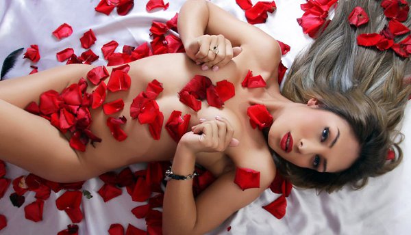 Красивая Альбина Ахатова на эротических снимках. Фото с голой Альбиной Ахатовой