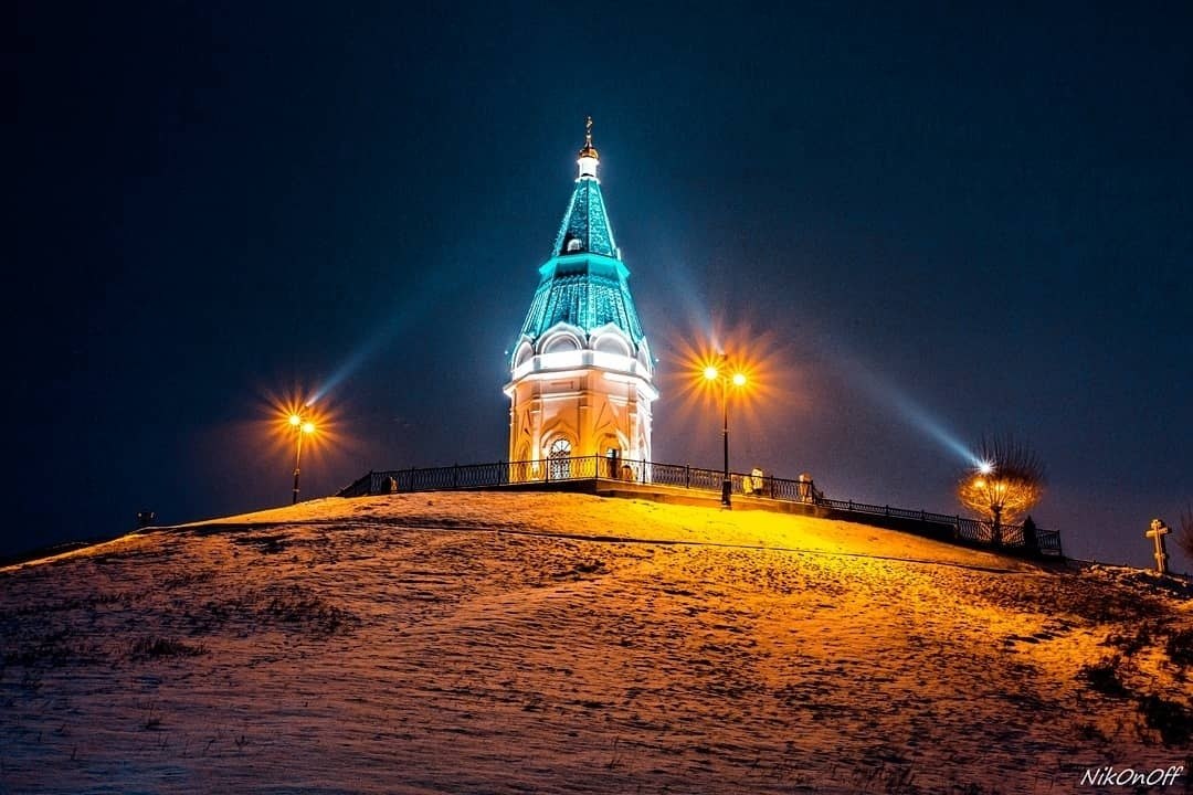 Часовня Параскевы пятницы Красноярск ночью