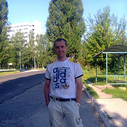 Валентин, 47 лет, Канев