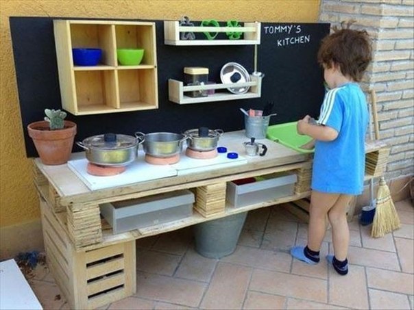 Детская кухня на даче своими руками из подручных материалов фото