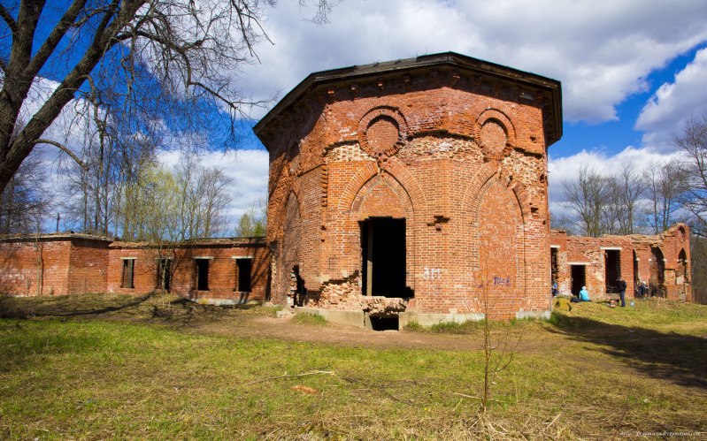 Царь ванна в баболовском парке фото