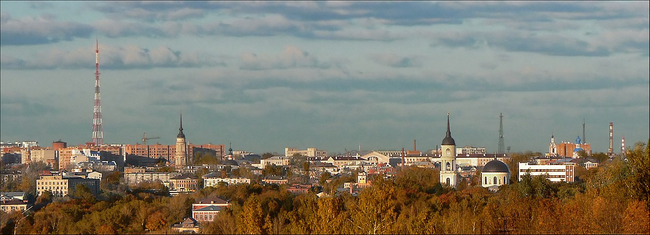 Сколько калуги в россии. Калуга (центр Калужской области). Калуга виды города. Калуга панорама. Калуга вид с правого берега.