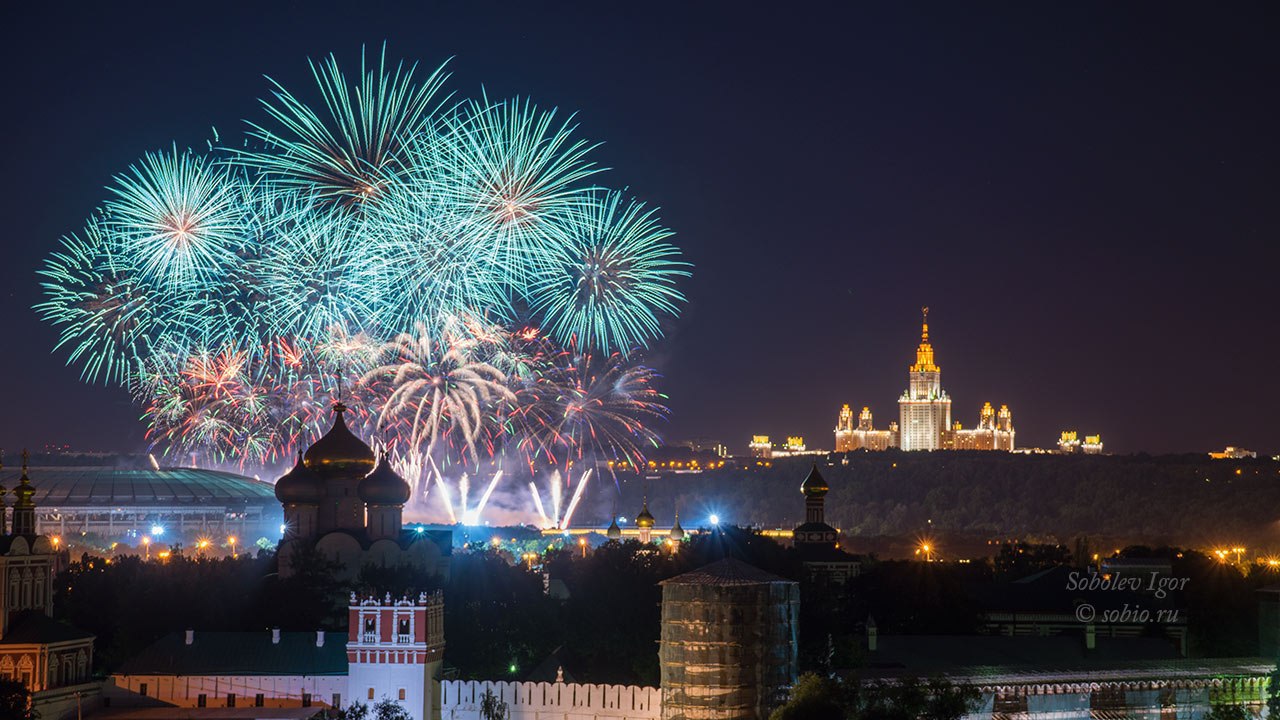 Салют над москвой фото