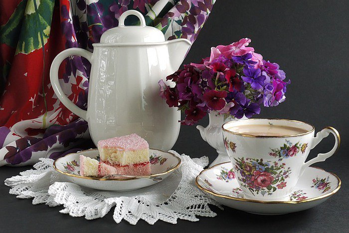 Картинки с добрым утром с красивой посудой