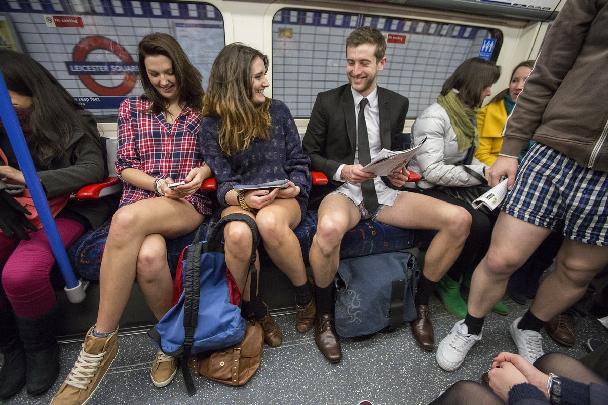 В 60 городах мира прошла акция "В метро без штанов" Источ...