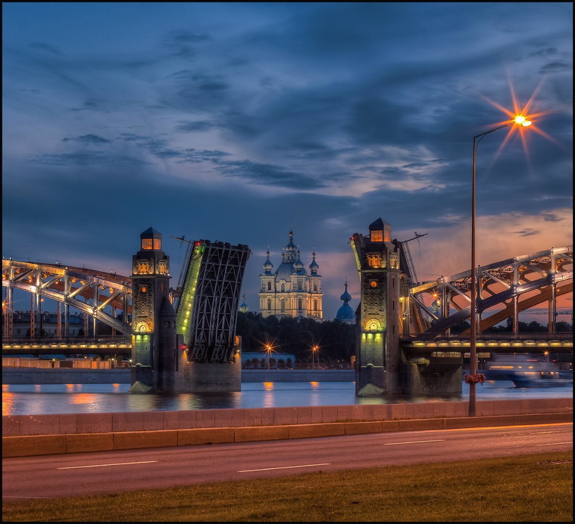 Большеохтинский мост разводка фото