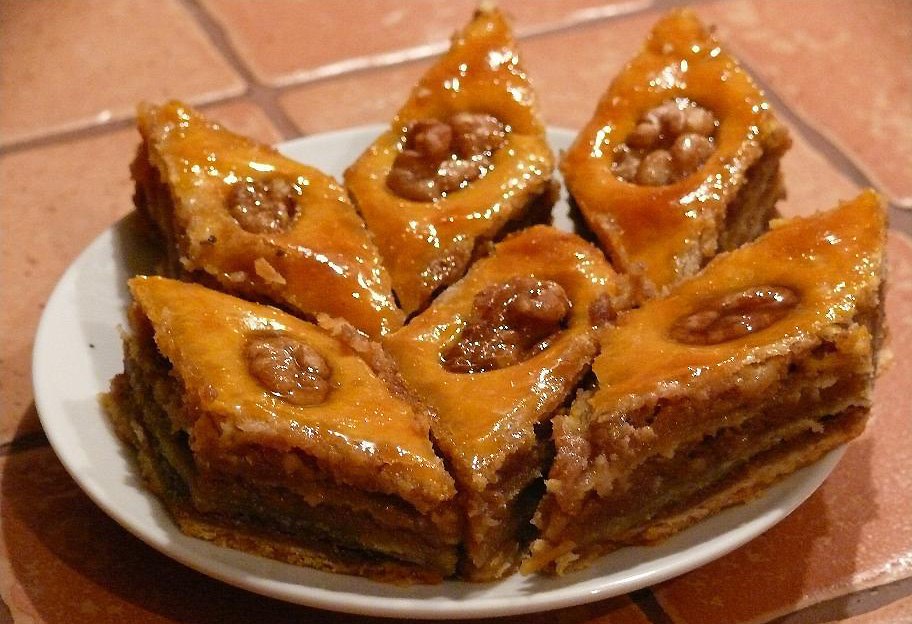 Грузинский десерт из слоеного теста