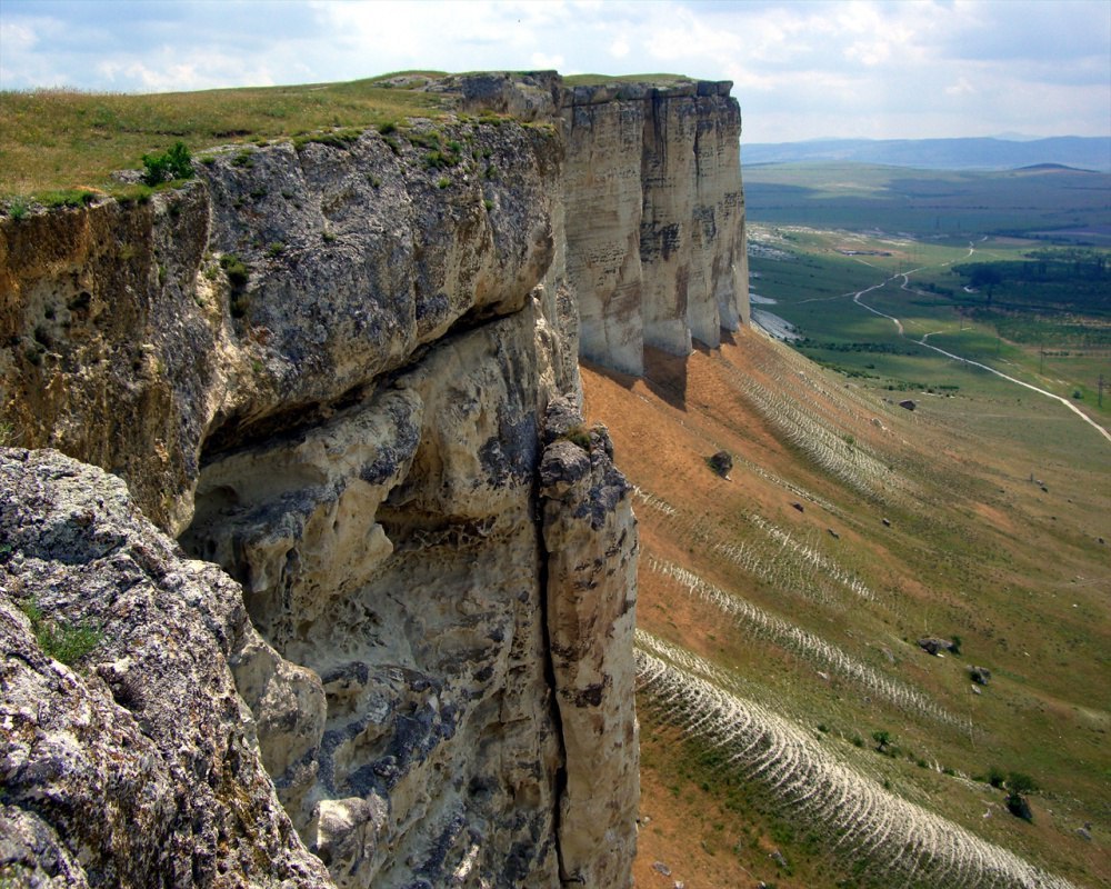 Белая скала фото