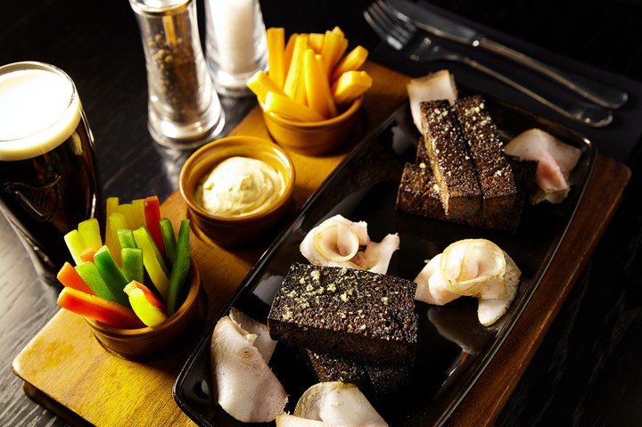 Подача гренок в ресторане