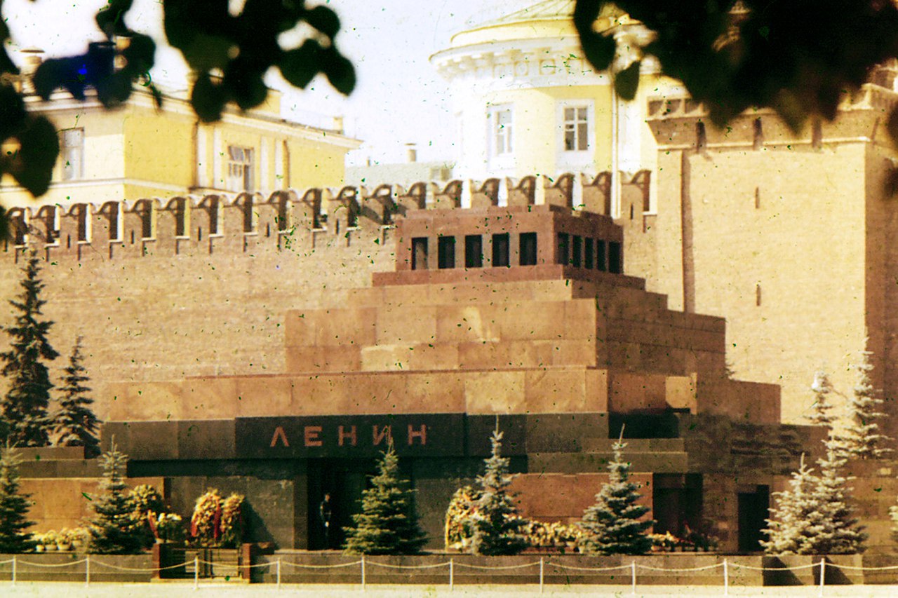 Первый мавзолей Ленина 1924