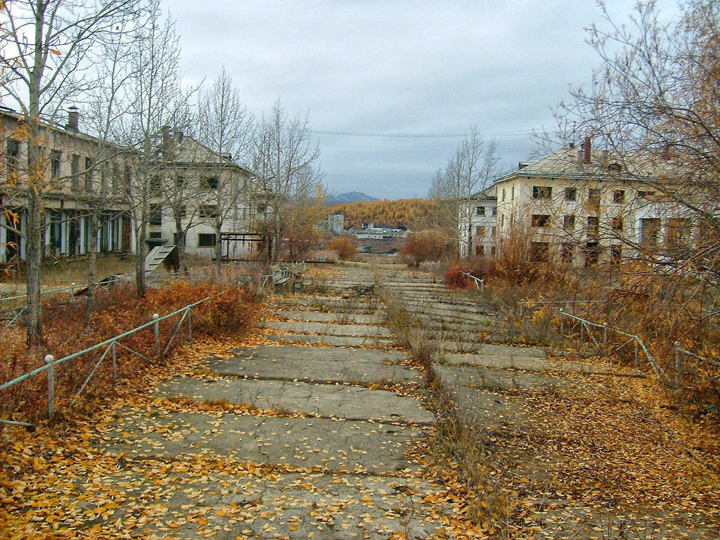 Название забытых городов. Заброшенный город-призрак России - Кадыкчан. Заброшенный поселок Кадыкчан. Город Кадыкчан в СССР. Кадыкчан 2021.