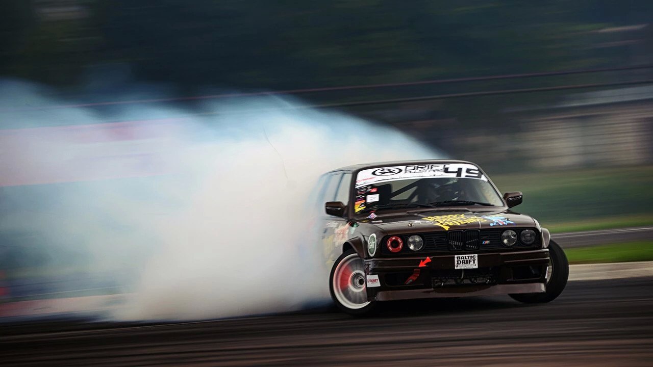 BMW e30 дрифт Falken