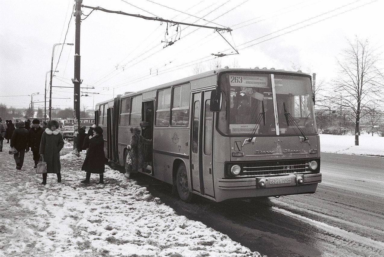 икарус в москве