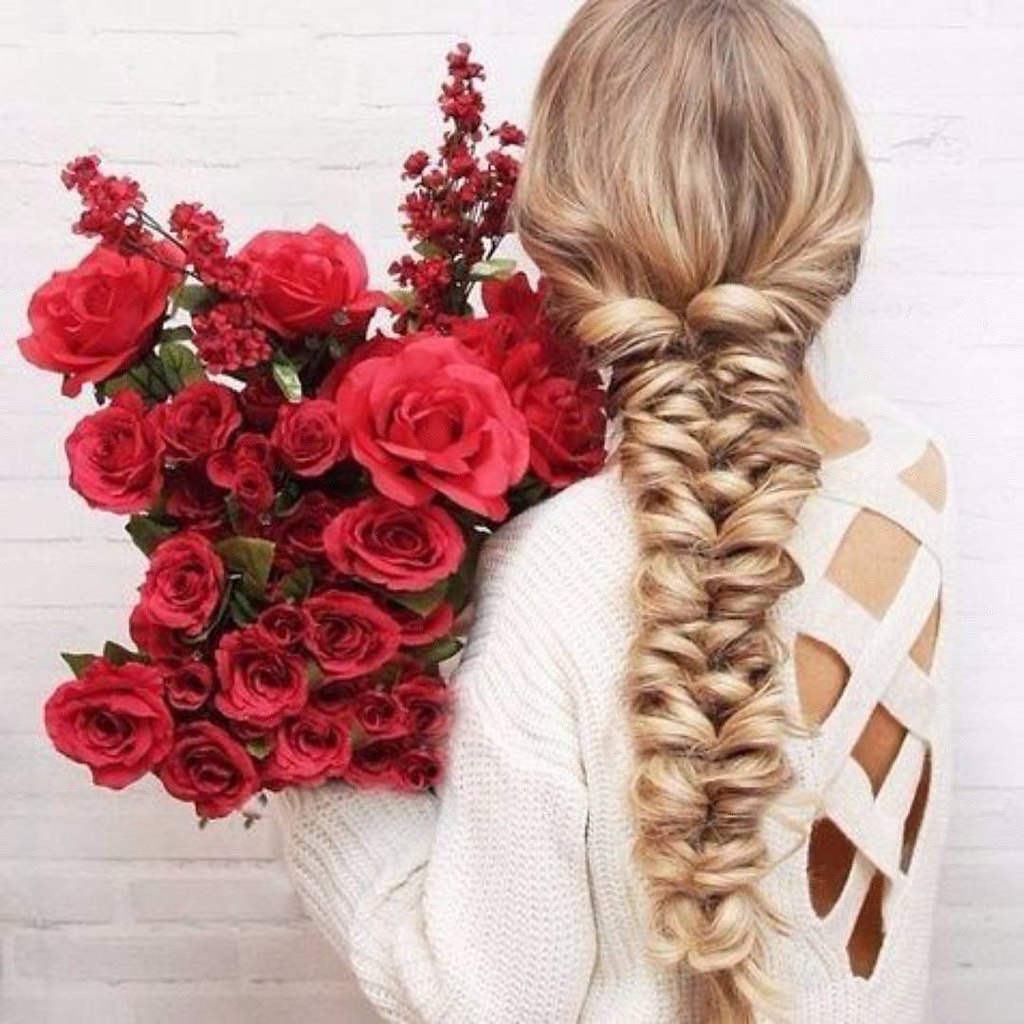Красивые косы с цветами