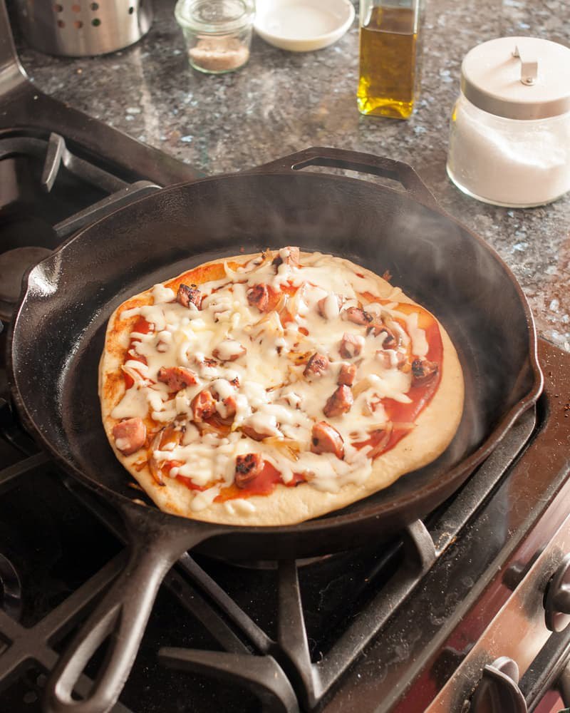 Как пожарить пиццу на сковородке