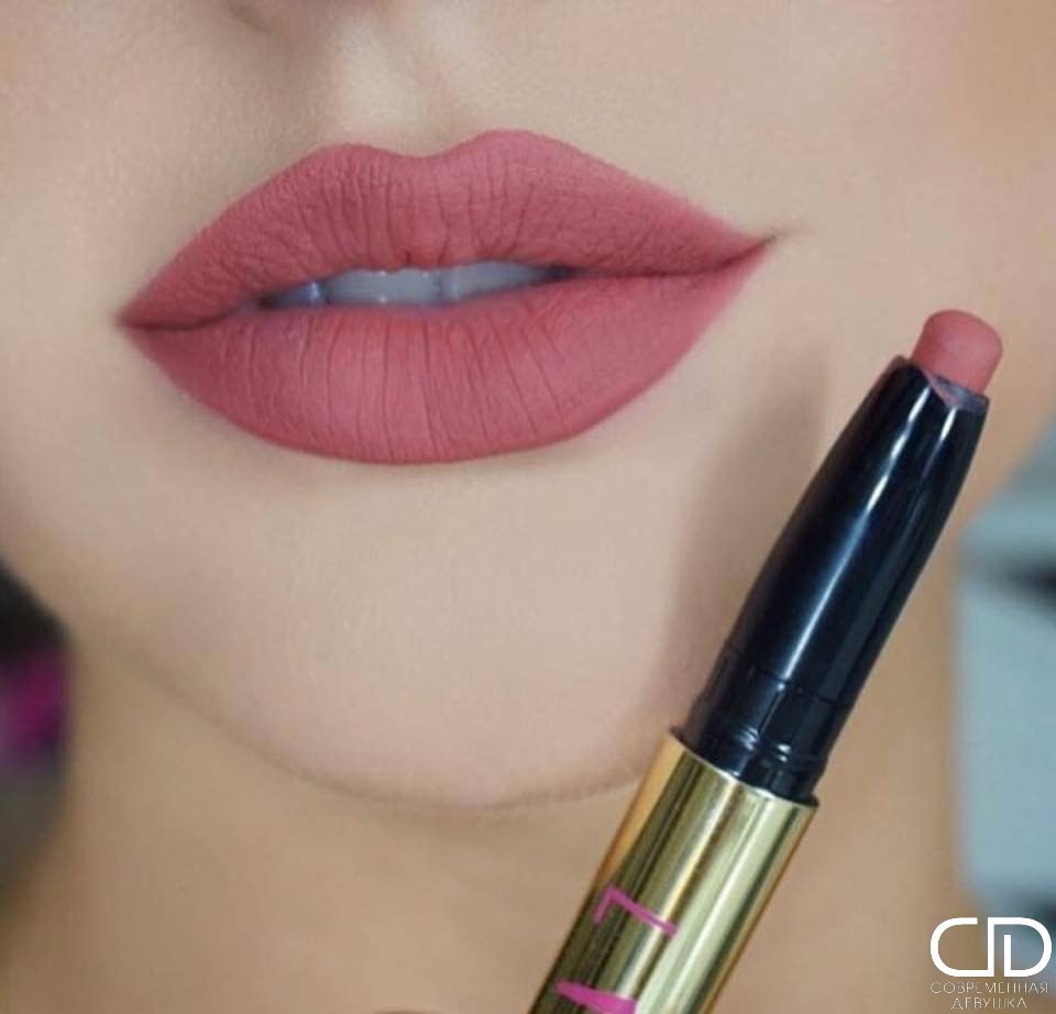 Matte lipstick. Пыльно розовая помада. Пыльная роза цвет помады. Липстик помада матовая. Помада оттенок пыльная роза.