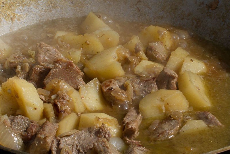 Рецепт рагу с капустой и картошкой и ребрами