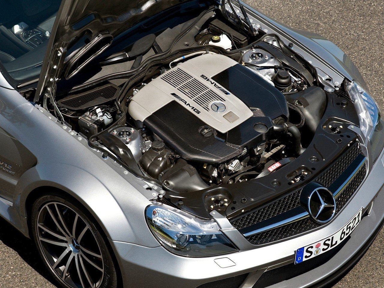 V12 двигатель Mercedes AMG