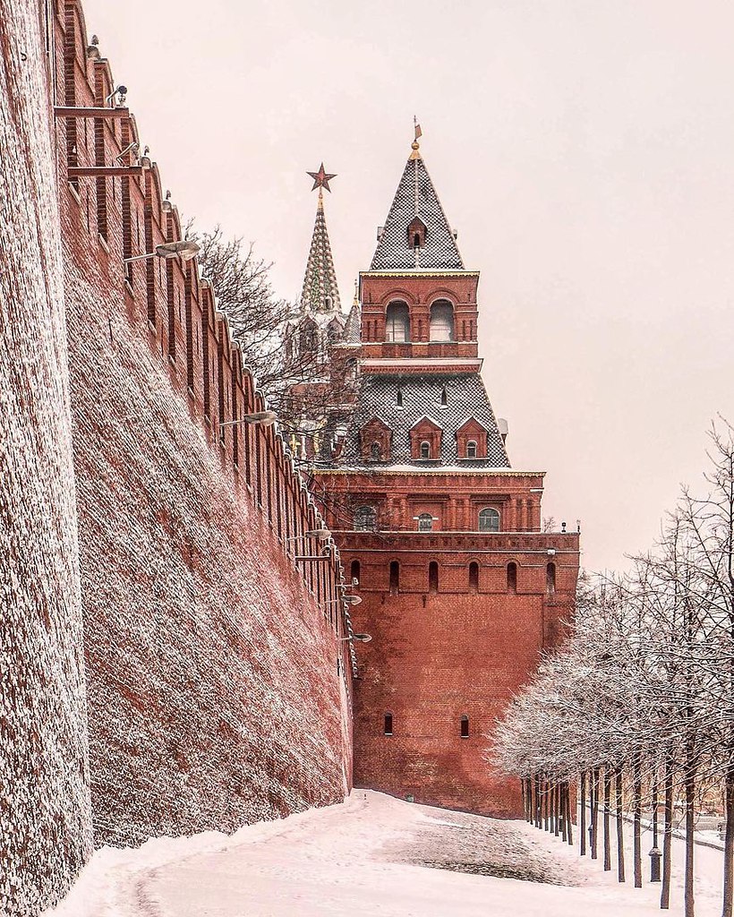 Петровская башня московского кремля фото