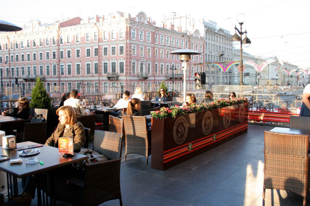 Где поесть на невском проспекте. Кафе на Невском проспекте. Питер кафе на Невском.