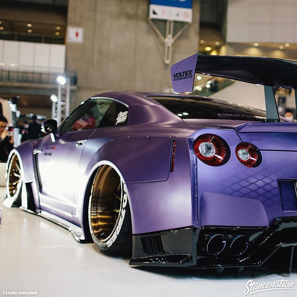 Nissan GTR 35 stance