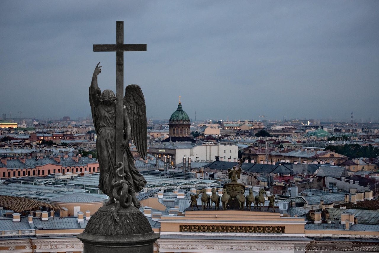 Фото ангела на александрийской колонне