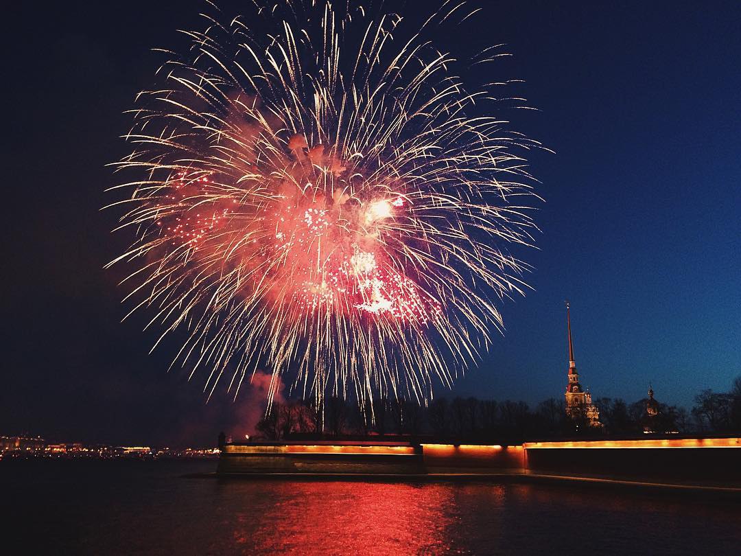 Салют сегодня в санкт петербурге фото