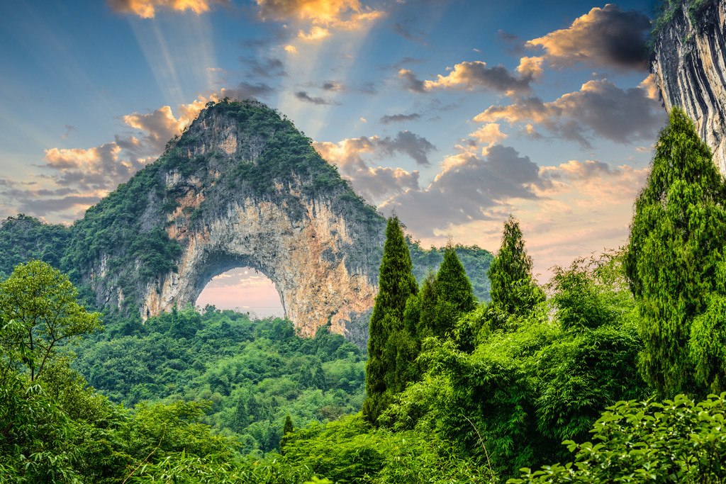 Необычная гора в китае