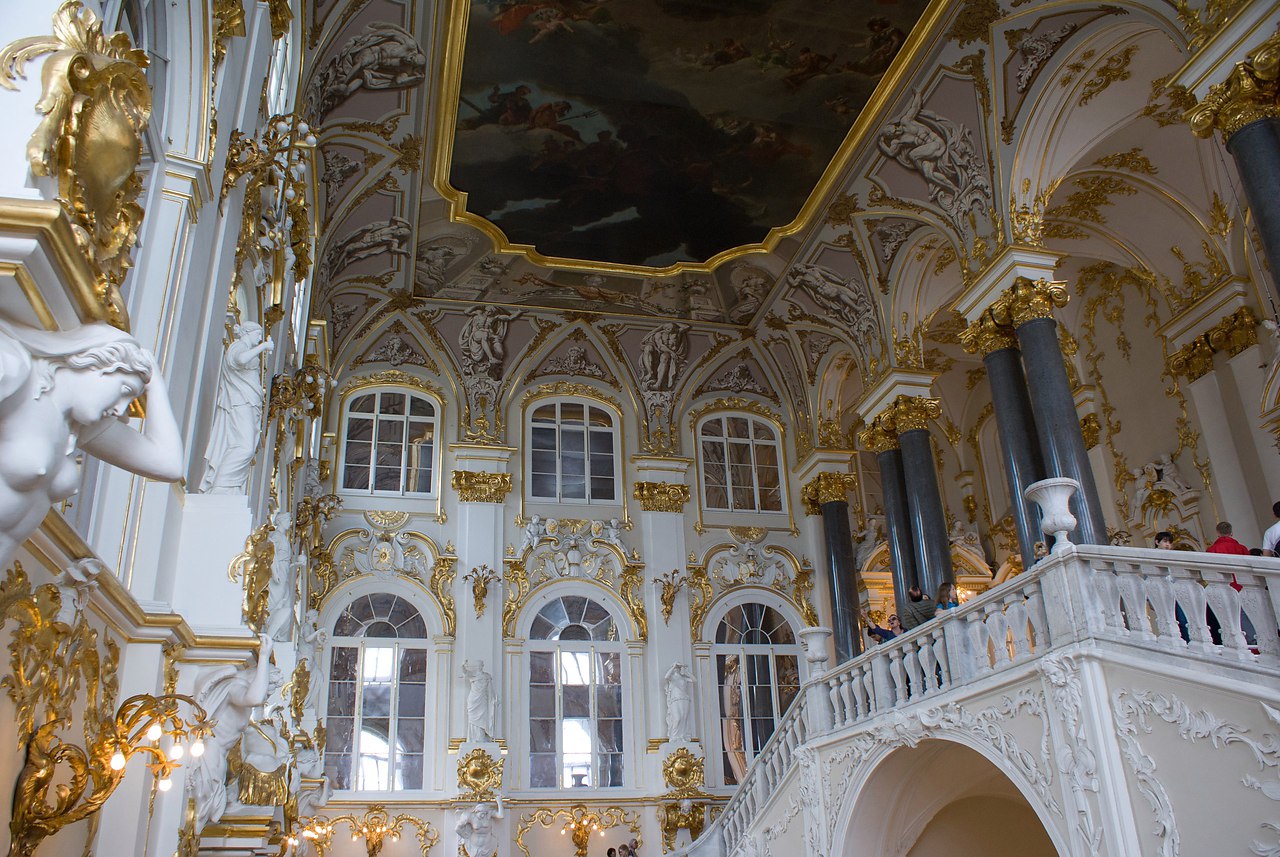 Экспонаты зимнего дворца в Санкт-Петербурге