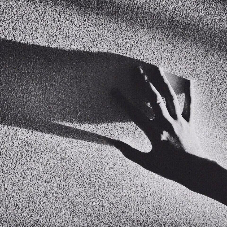 Рука тень Эстетика