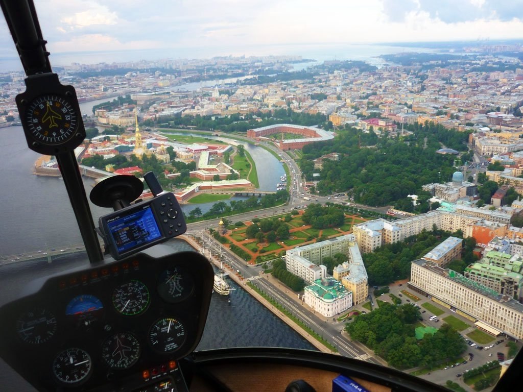 Экскурсии на вертолете в Москве