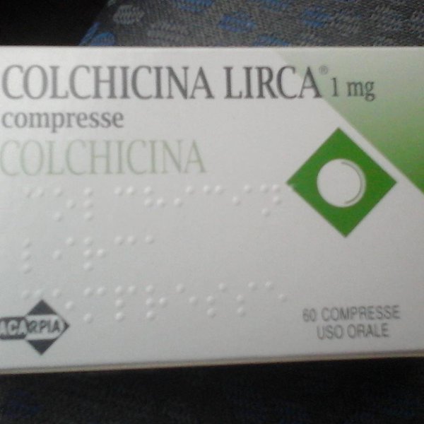 Таблетки колхицин отзывы. Колхицин таблетки 1мг. Препарат colchicina Lirca. Колхицин фото.