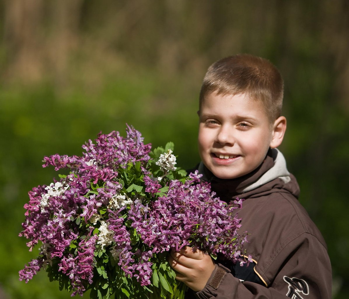 Фото ребенка в сирени