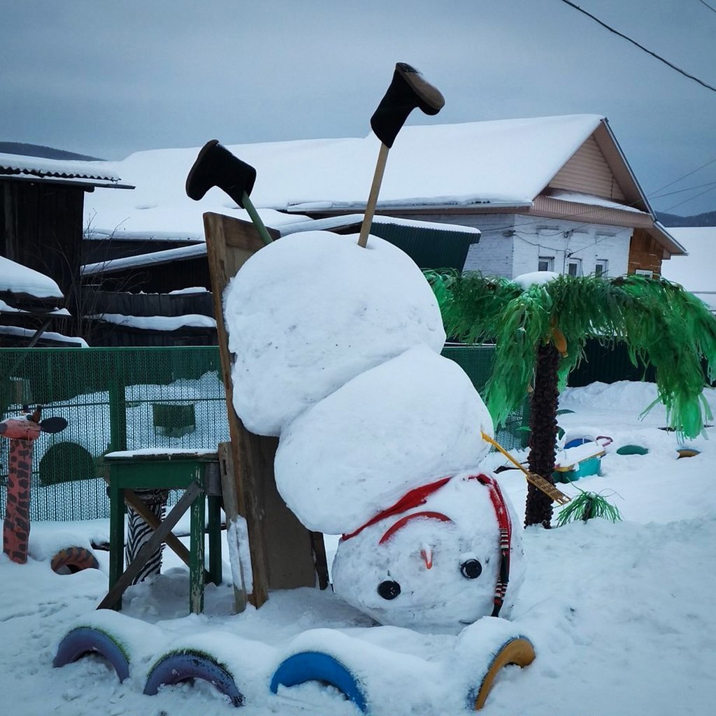 Смешной снеговик фото