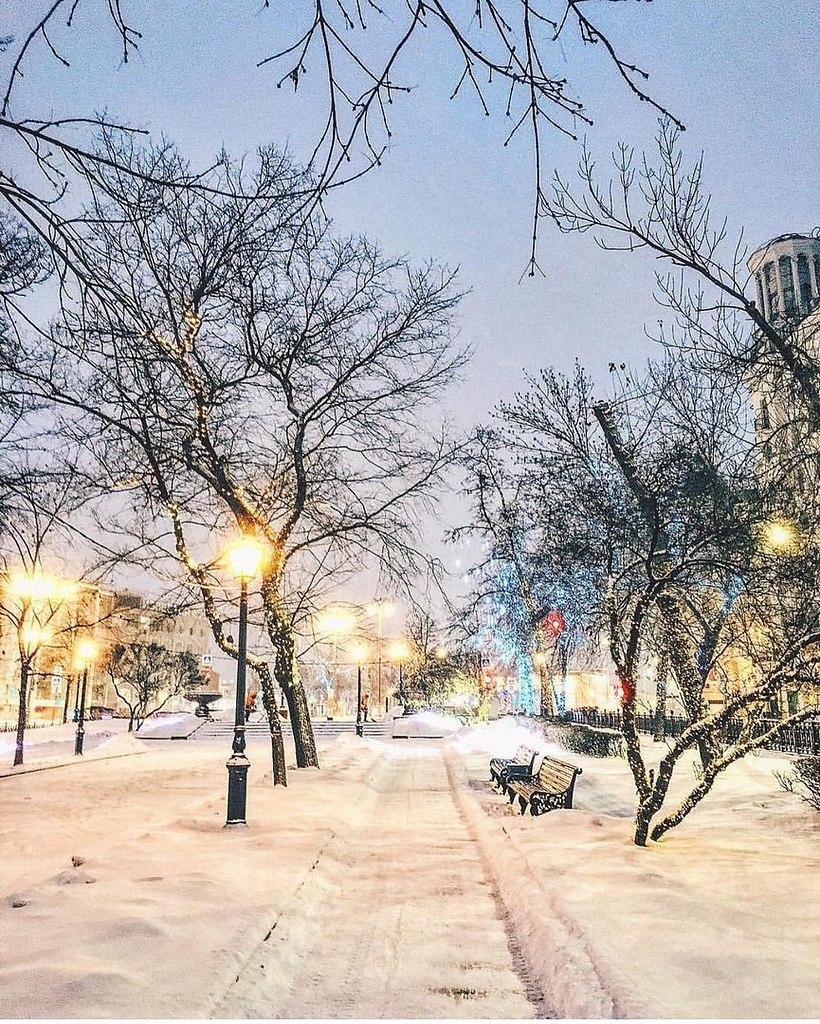 Цветной бульвар в москве зимой