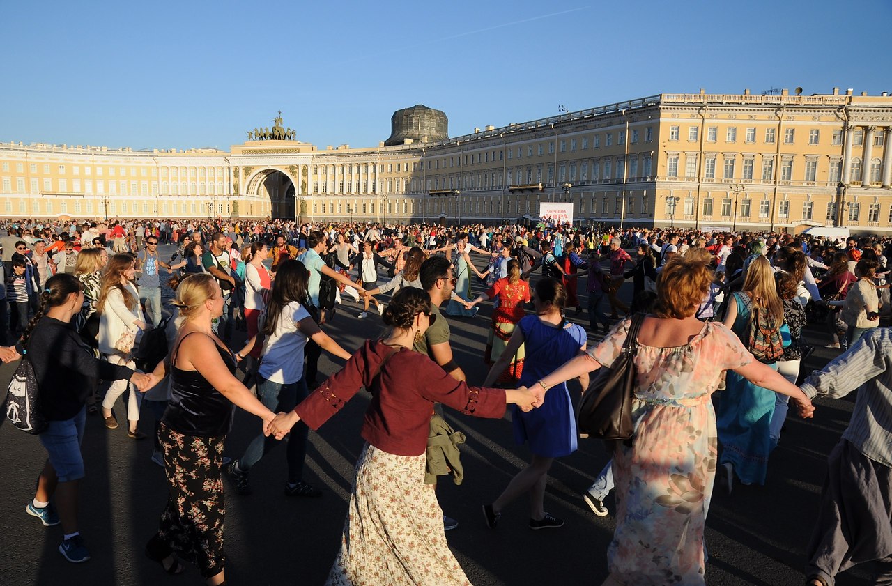 3000 человек на фото