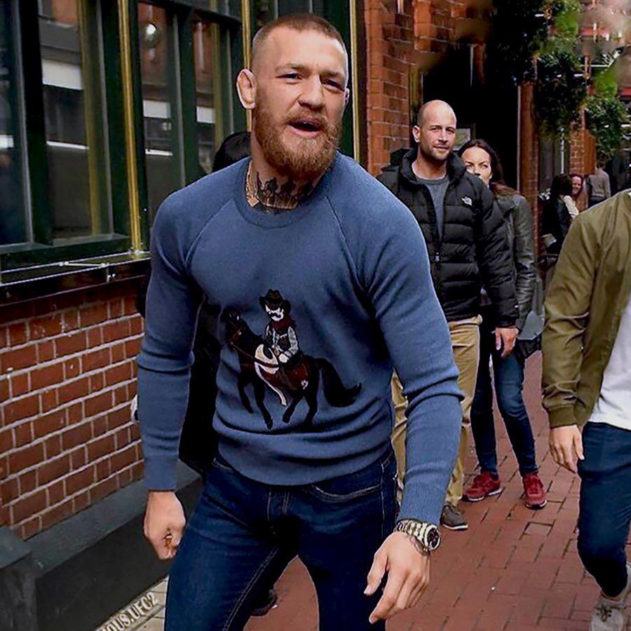 Connor MCGREGOR В пальто