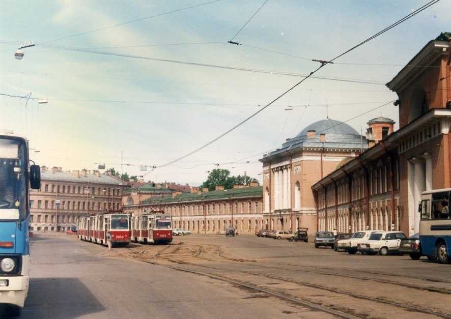 Конюшенная площадь старые