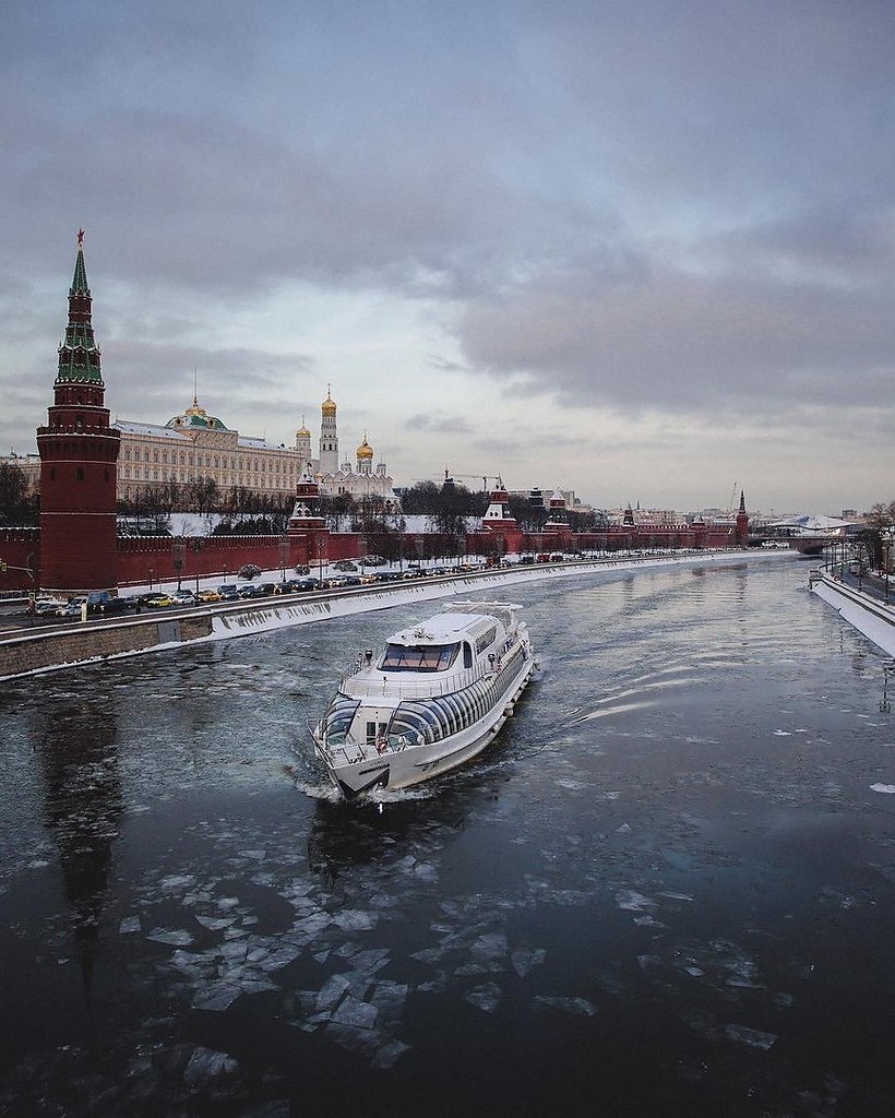 Москва река сейчас