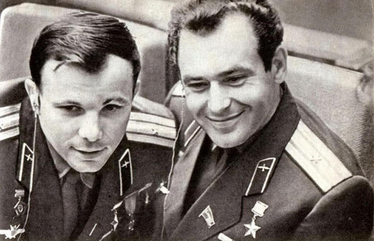 Герман Титов и Юрий Гагарин