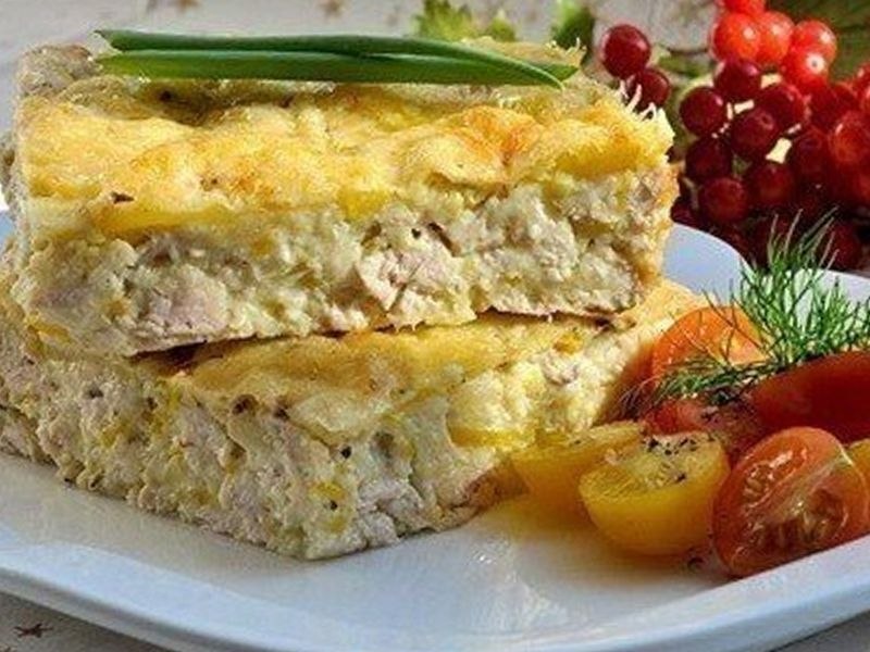 Пирог с куриными грудками и картофелем