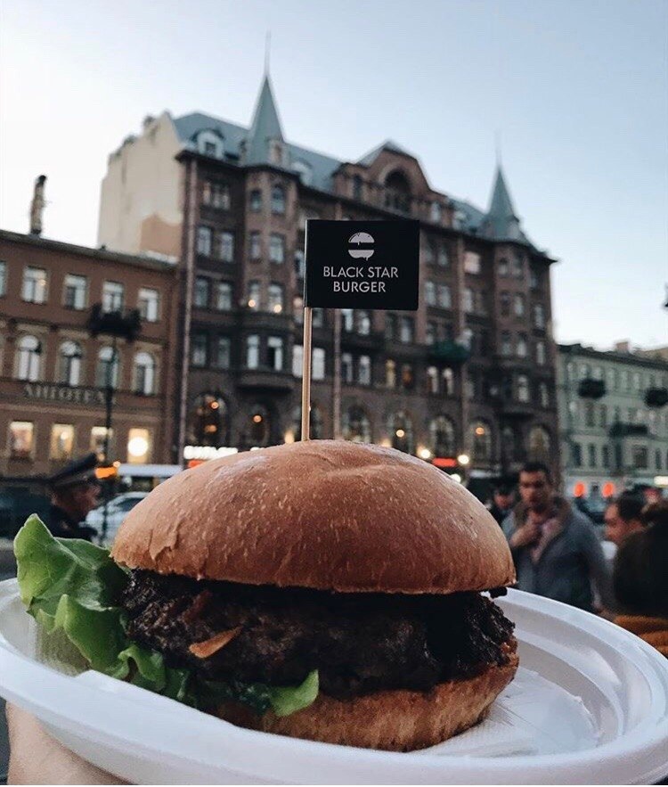 Блэк спб. Бургерная Тимати. Black Star Burger бургер. Блэкстар Blackstar бургер в СПБ. Блэк Стар бургер черный.