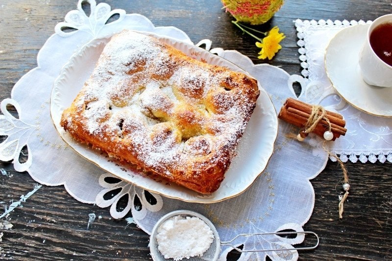 Творожный пирог с грушами и грецкими орехами