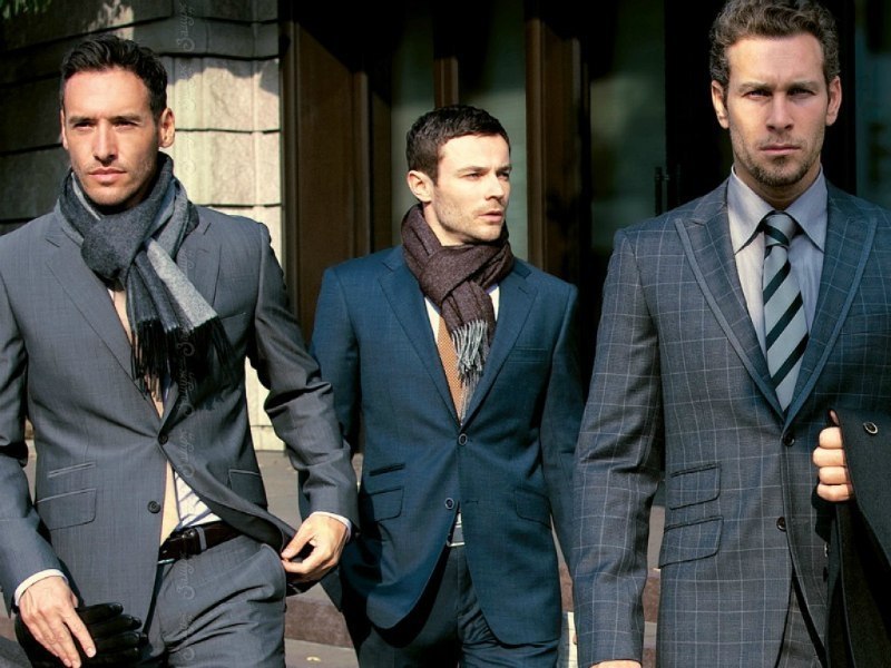 Мужчины 3 мая. Три мужчины в пиджаках. Три мужчины в костюмах. Много мужчин в костюмах. Мужской стиль Яппи.