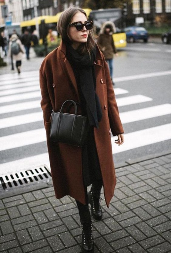 Образы с коричневым пальто