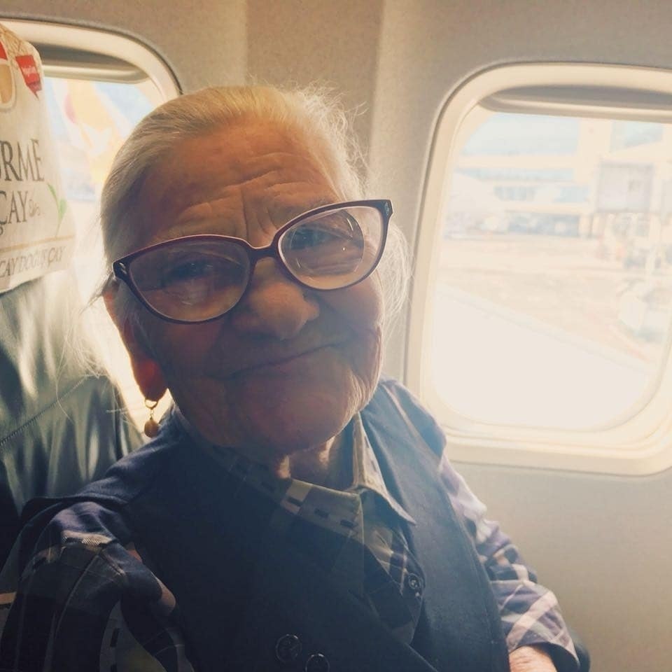 Путешествующая бабушка. Бабушка Лена путешественница. Старушки путешествуют. Бабушка путешествует.