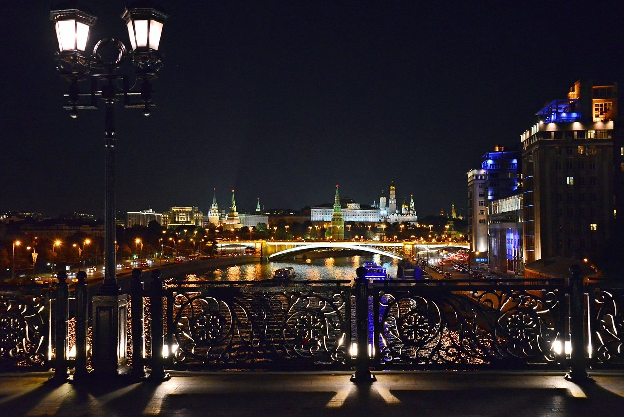 Вечерние про. Ночная Москва. Вечерняя набережная. Москва вечером. Ночная Москва осенью.