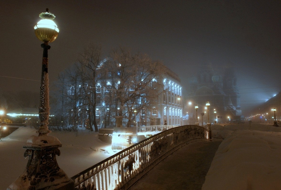 Санкт Петербург снег