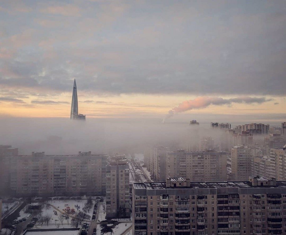 Лахта центр в облаках фото