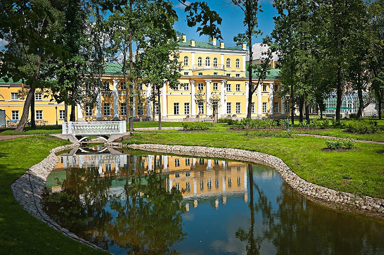 Сад усадьбы Державина в Санкт-Петербурге